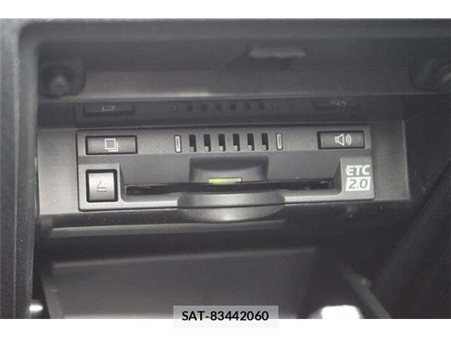 Toyota CAMRY HYBRID 2019-06 7783235-27