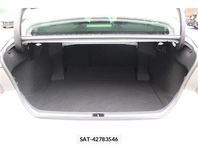 Toyota CAMRY HYBRID 2019-06 7783220-16