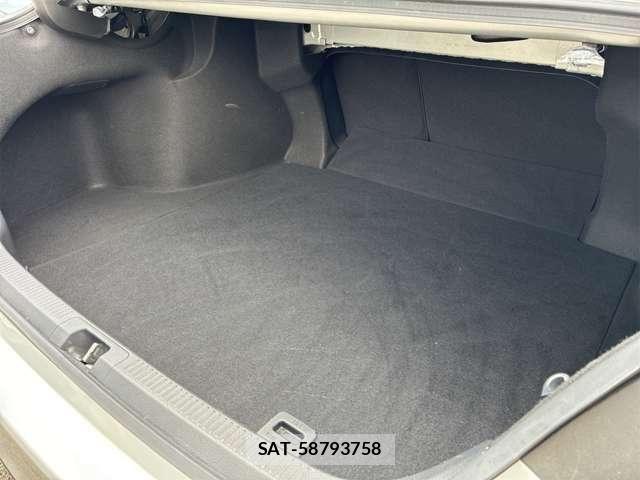 Toyota CAMRY HYBRID 2018-02 7783219-13