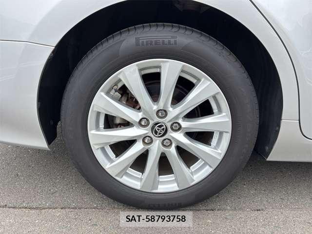 Toyota CAMRY HYBRID 2018-02 7783219-16