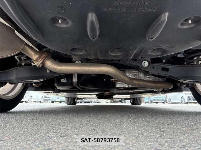 Toyota CAMRY HYBRID 2018-02 7783219-22