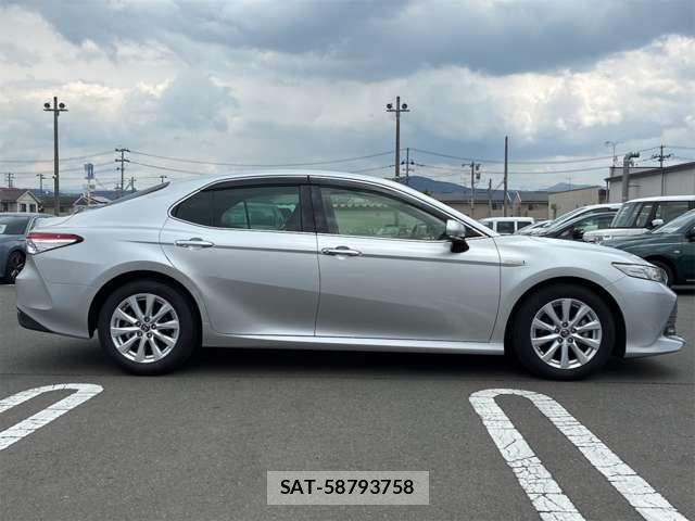 Toyota CAMRY HYBRID 2018-02 7783219-24