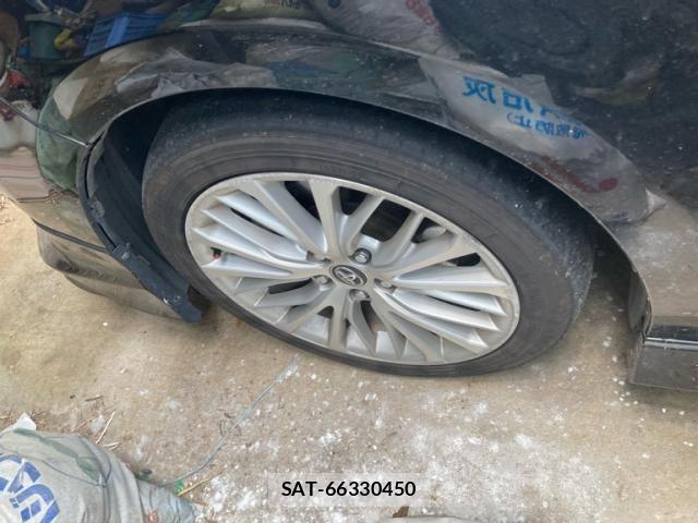 Toyota CAMRY HYBRID 2018-04 7875649-10