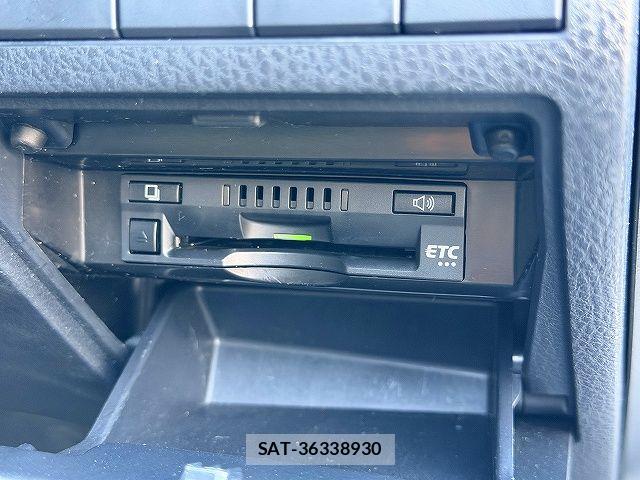 Toyota CAMRY HYBRID 2019-02 7875644-15