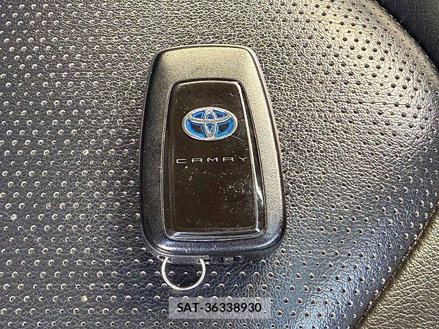 Toyota CAMRY HYBRID 2019-02 7875644-25