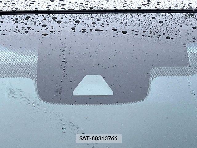 Toyota CAMRY HYBRID 2018-01 7902373-2