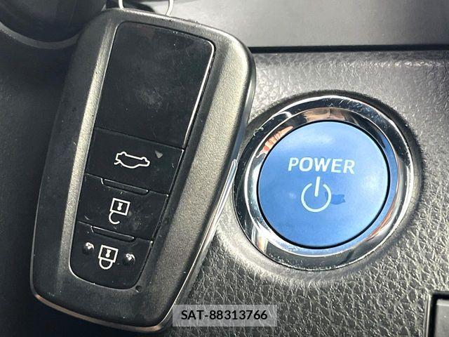 Toyota CAMRY HYBRID 2018-01 7902373-6