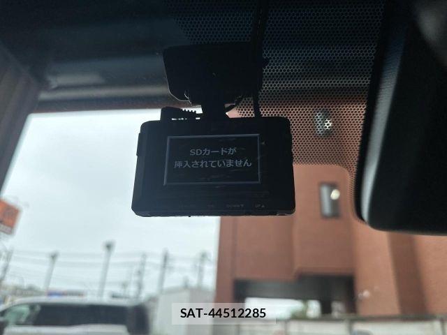 Toyota CAMRY HYBRID 2023-08 7960756-24