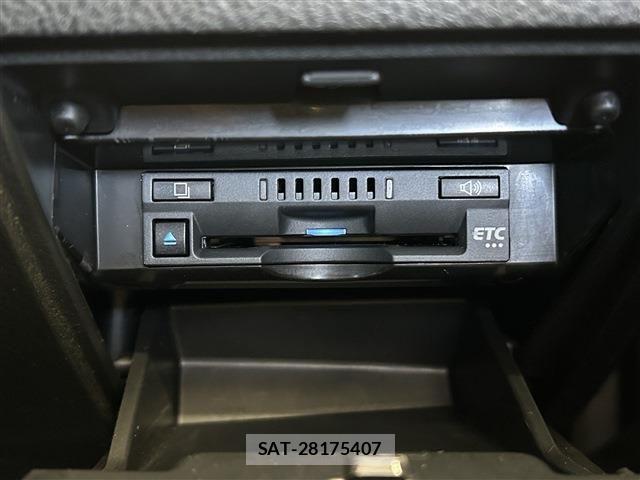 Toyota CAMRY HYBRID 2020-12 8034699-20
