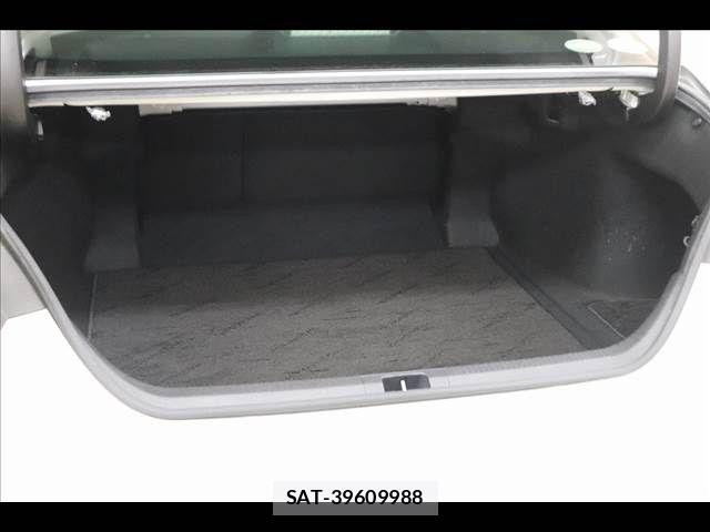 Toyota CAMRY HYBRID 2017-11 8034703-13