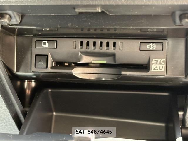Toyota CAMRY HYBRID 2019-07 8034704-16
