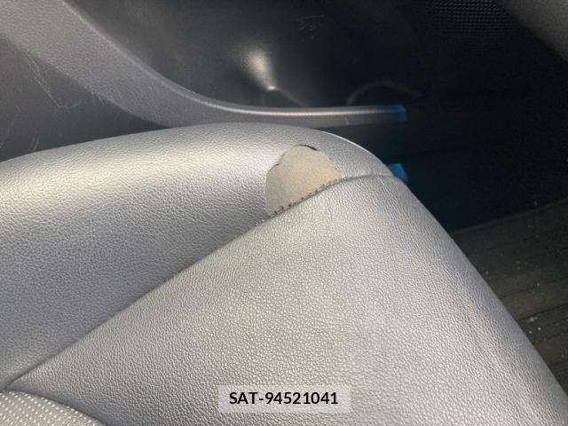 Toyota CAMRY HYBRID 2017-08 8073157-23