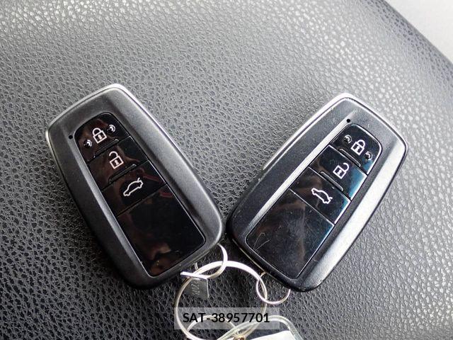 Toyota CAMRY HYBRID 2021-05 8073155-20