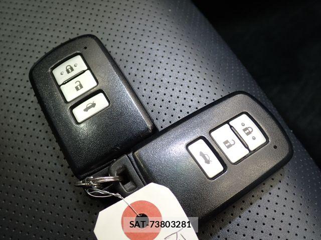 Toyota CAMRY HYBRID 2011-12 8073151-29