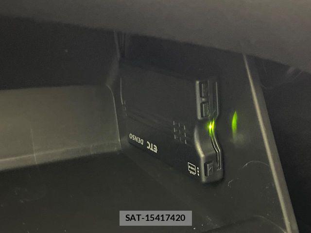 Toyota CAMRY HYBRID 2017-08 8073156-6