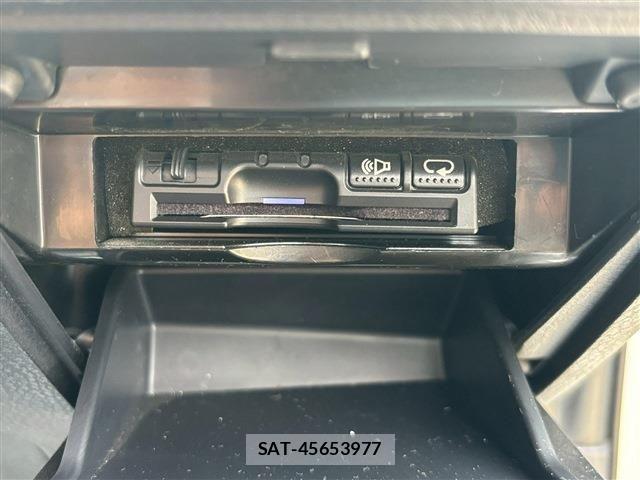 Toyota CAMRY HYBRID 2017-12 8098385-20