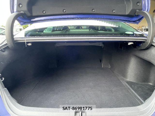 Toyota CAMRY HYBRID 2019-02 8098384-20