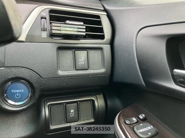 Toyota CAMRY HYBRID 2013-08 8098388-9