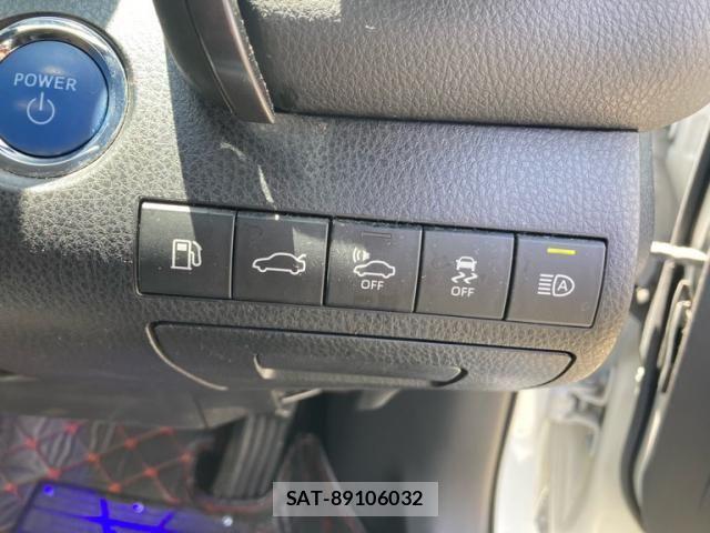 Toyota CAMRY HYBRID 2017-11 8098386-15