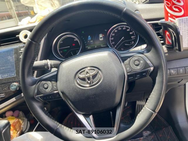 Toyota CAMRY HYBRID 2017-11 8098386-8