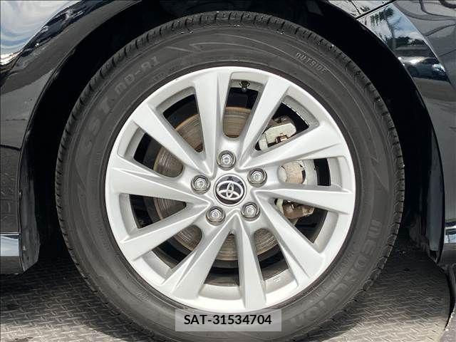 Toyota CAMRY HYBRID 2021-04 8098383-13