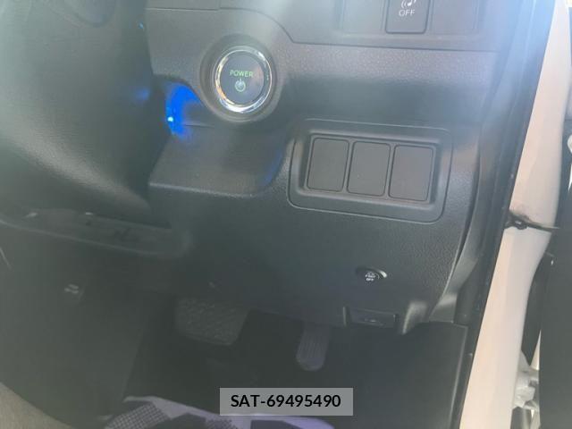 Toyota CAMRY HYBRID 2012-01 8229117-14