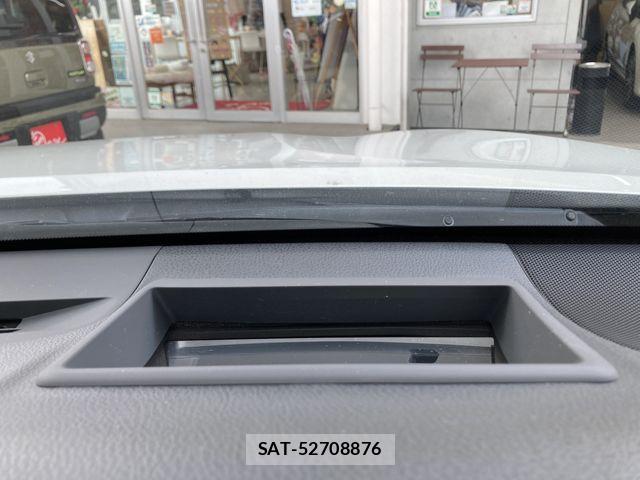 Toyota CAMRY HYBRID 2021-05 8244761-20