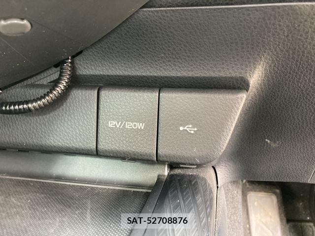Toyota CAMRY HYBRID 2021-05 8244761-24