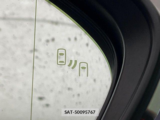 Toyota CAMRY HYBRID 2017-11 8244764-5