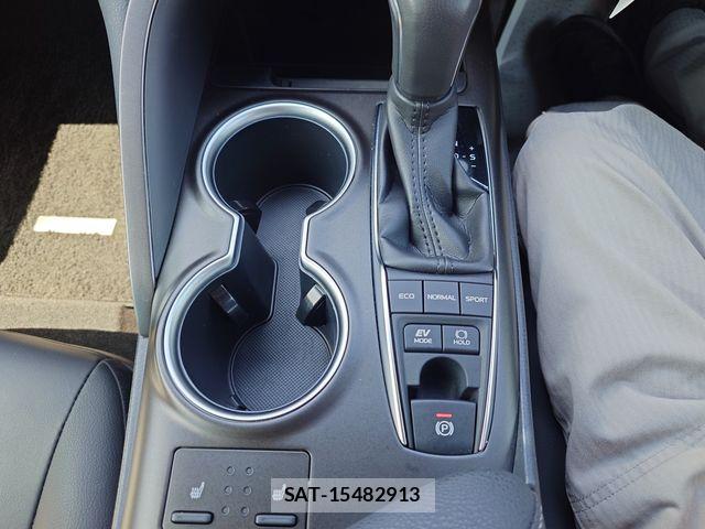 Toyota CAMRY HYBRID 2022-12 8313543-16