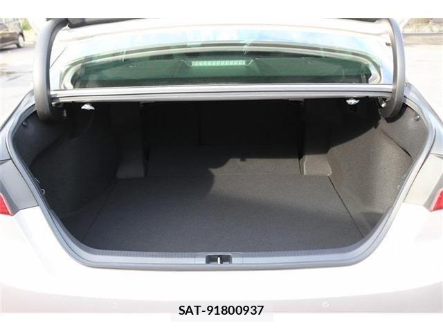 Toyota CAMRY HYBRID 2018-04 8313561-18
