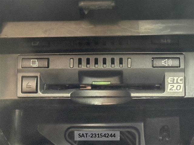 Toyota CAMRY HYBRID 2019-01 8313557-5