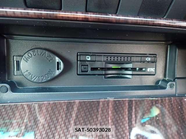 Toyota CAMRY HYBRID 2015-08 8313562-17