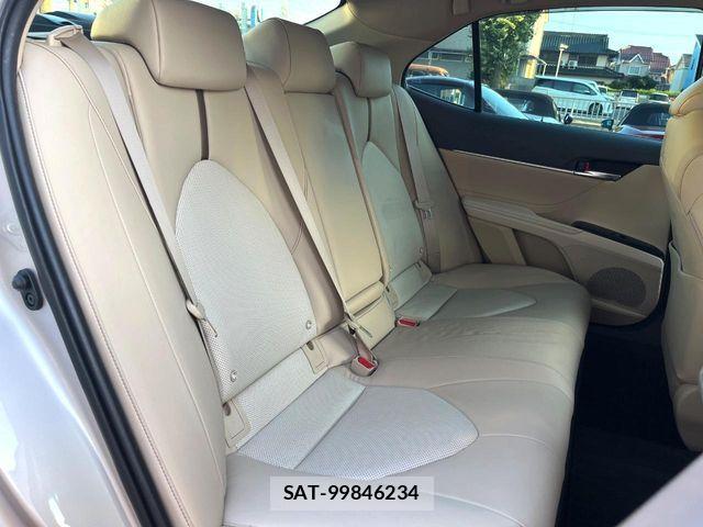 Toyota CAMRY HYBRID 2017-12 8313556-8