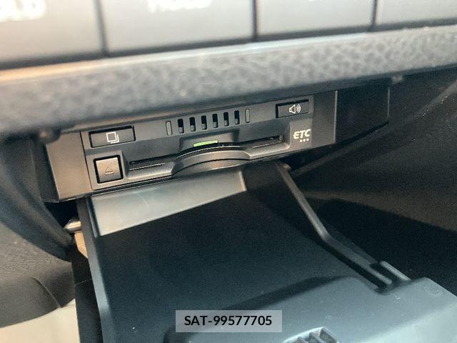 Toyota CAMRY HYBRID 2020-03 8313558-15