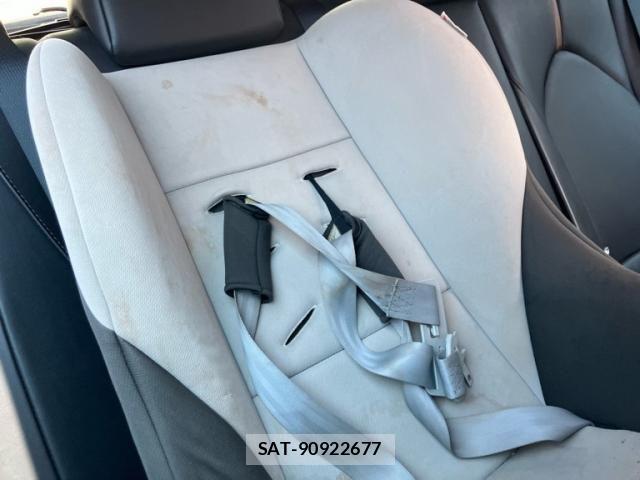 Toyota CAMRY HYBRID 2018-05 8335168-14