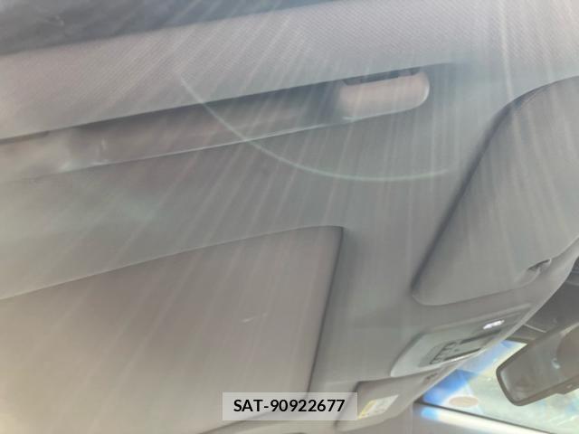 Toyota CAMRY HYBRID 2018-05 8335168-15