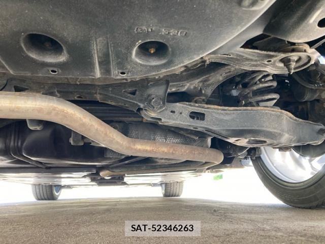 Toyota CAMRY HYBRID 2017-09 8335172-13