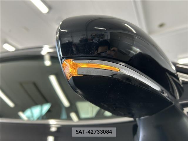 Toyota CAMRY HYBRID 2020-03 8335164-13