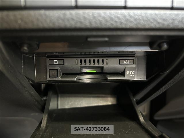 Toyota CAMRY HYBRID 2020-03 8335164-20