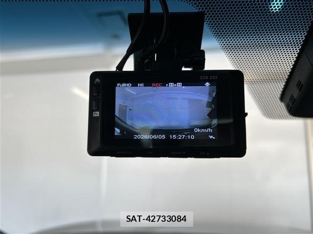 Toyota CAMRY HYBRID 2020-03 8335164-21