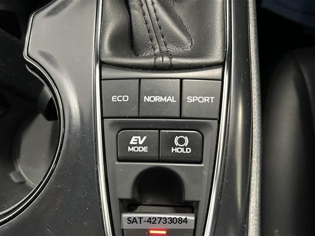 Toyota CAMRY HYBRID 2020-03 8335164-22
