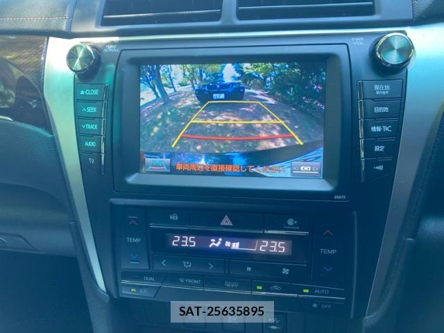 Toyota CAMRY HYBRID 2016-06 8334463-18