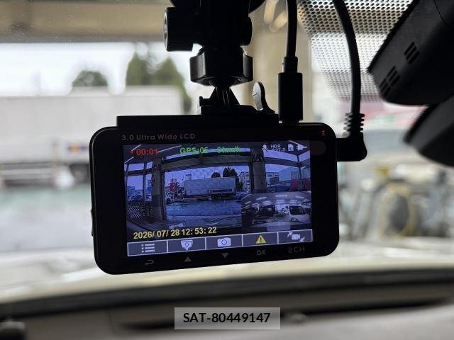 Toyota CAMRY HYBRID 2020-03 8335163-12