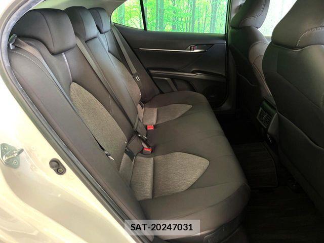 Toyota CAMRY HYBRID 2021-08 8335166-16