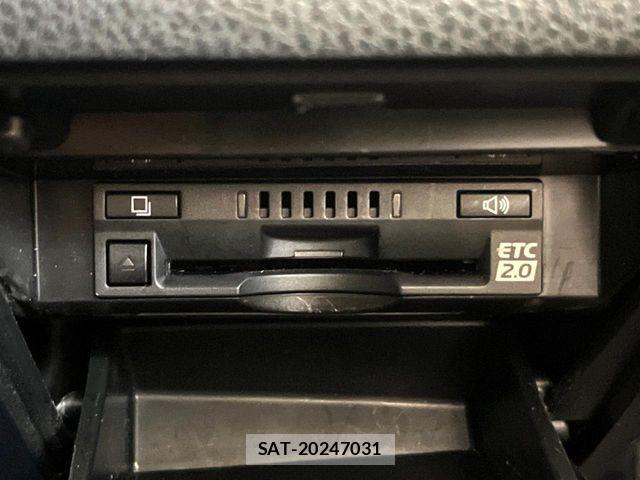 Toyota CAMRY HYBRID 2021-08 8335166-5
