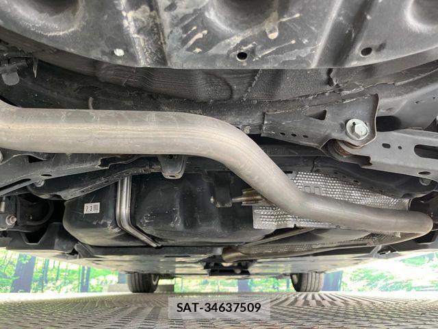 Toyota CAMRY HYBRID 2017-10 8354057-18
