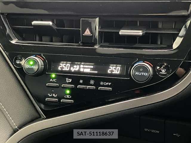 Toyota CAMRY HYBRID 2022-11 8354056-11