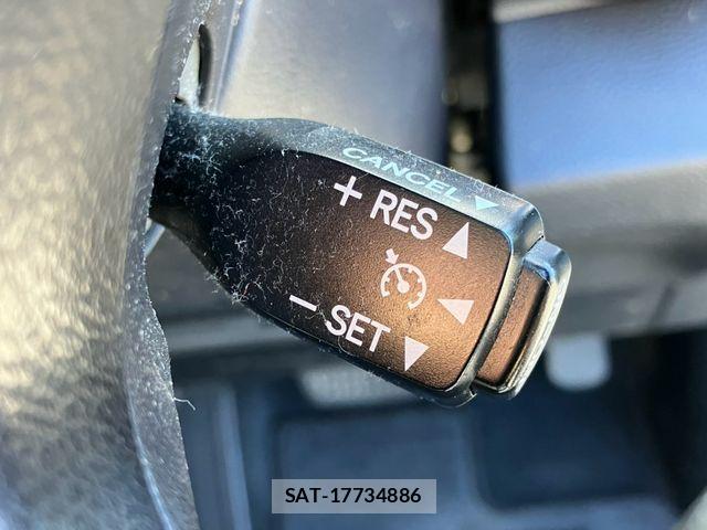 Toyota CAMRY HYBRID 2013-08 8354066-24