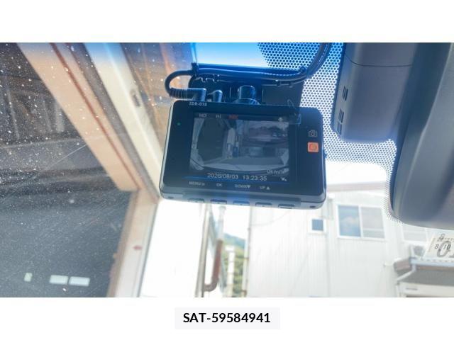 Toyota CAMRY HYBRID 2019-10 8365025-22
